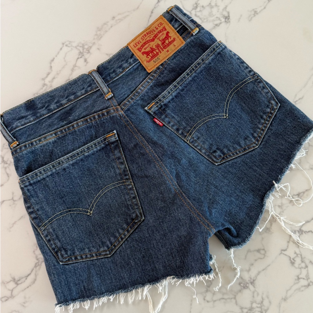 Levi's Vintage 505 Reworked Cutoff Shorts - Dark Wash - Size 30 - Picture 3 of 3